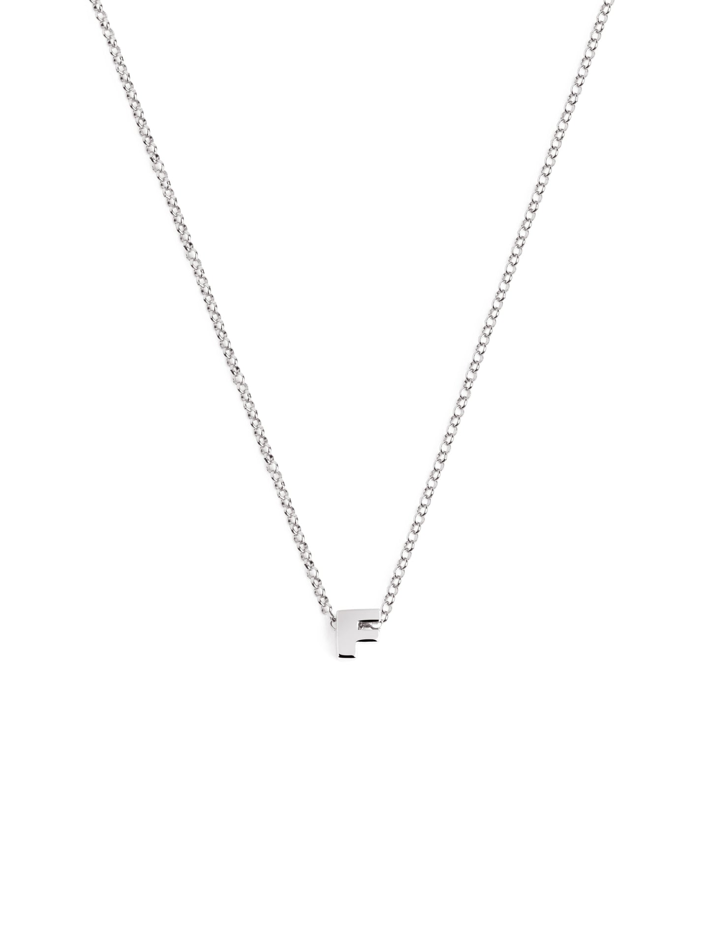 Zilveren ketting met gepersonaliseerd initiaal