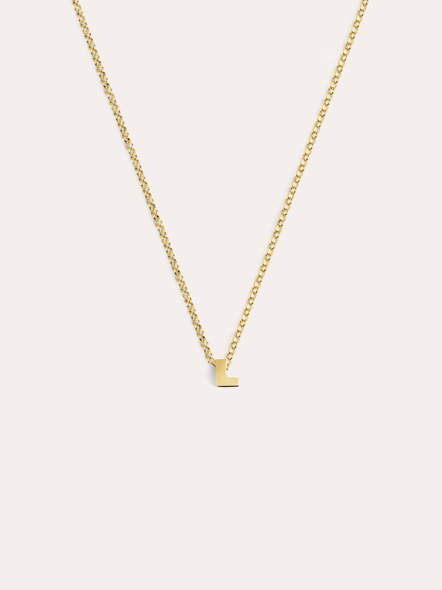 Gouden ketting met gepersonaliseerd initiaal