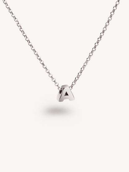 Zilveren ketting met gepersonaliseerd initiaal